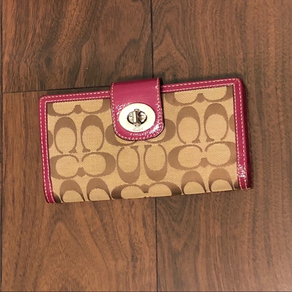 Coach Handbags - COACH Wallet!!